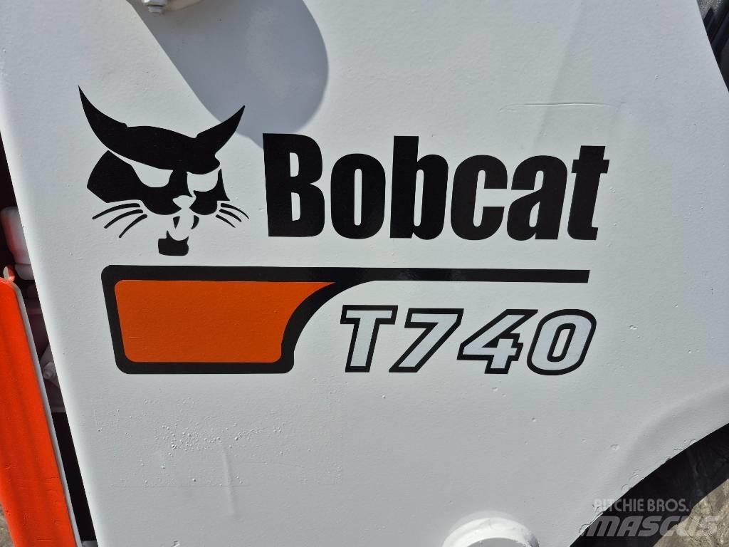 Bobcat T 740 スキッドステアローダー