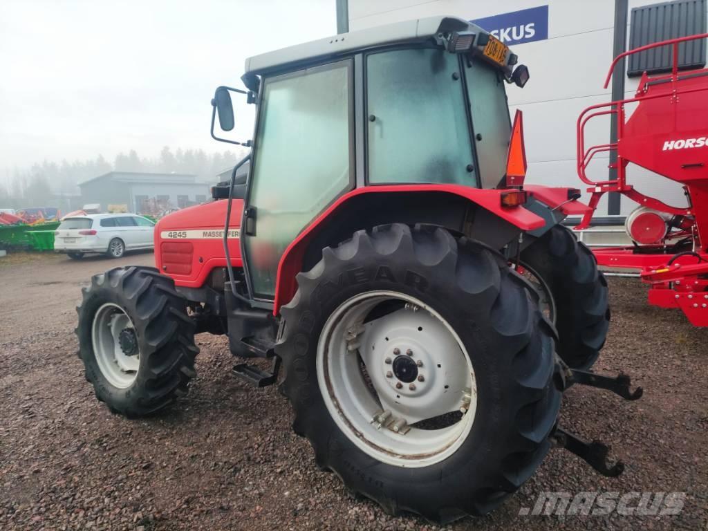 Massey Ferguson 4245 トラクター