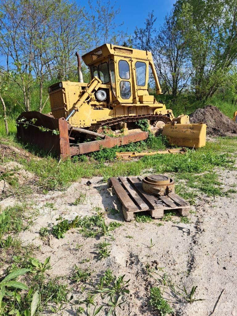 Komatsu D85A ブルドーザー