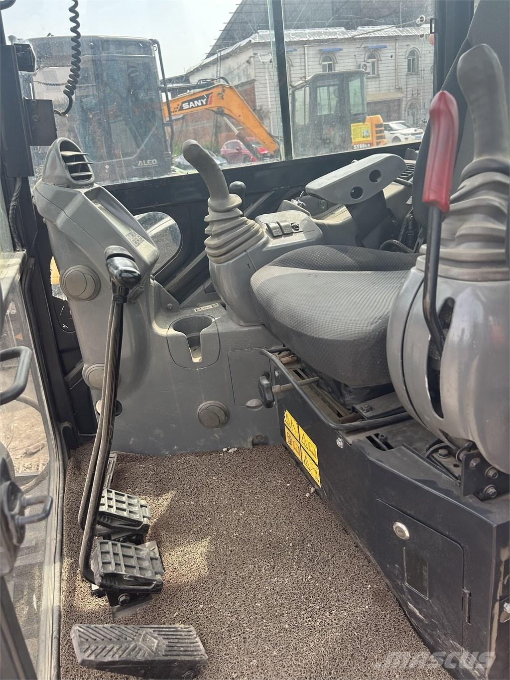 Hitachi ZX 55 ミニ油圧ショベル 7t以下（ミニユンボ・ミニディガー）