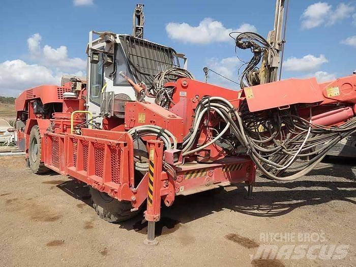 Sandvik DS511-C サーフェイスドリルリグ
