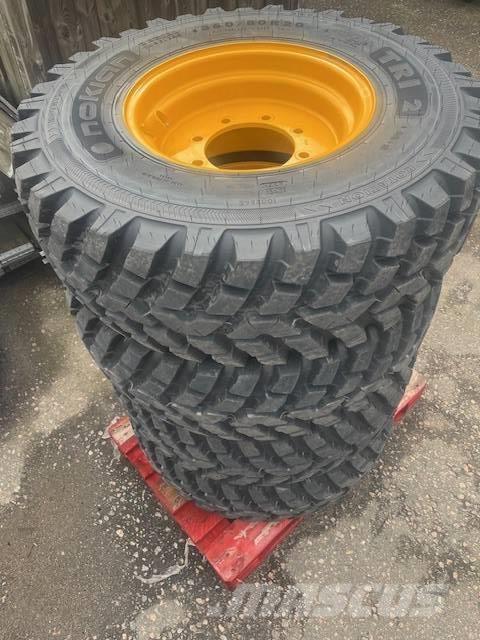 Nokian TRI-2 タイヤ、ホイル、リム