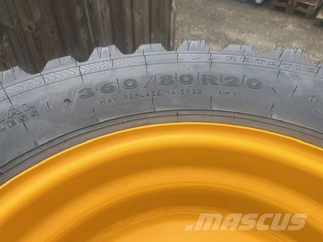 Nokian TRI-2 タイヤ、ホイル、リム