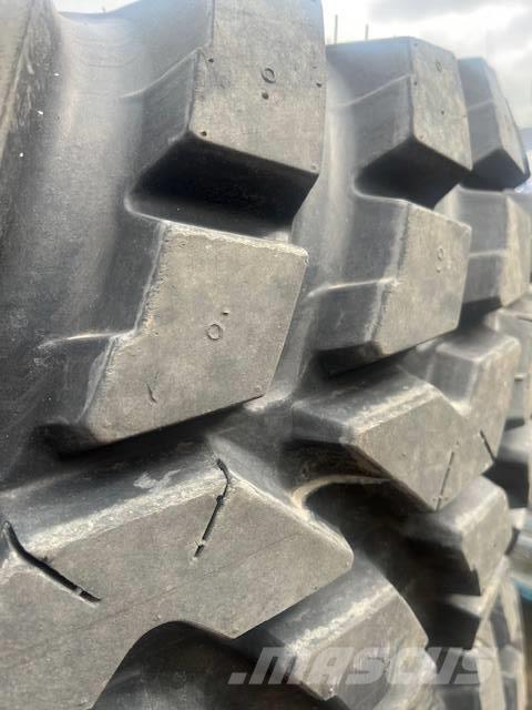 Nokian TRI-2 タイヤ、ホイル、リム