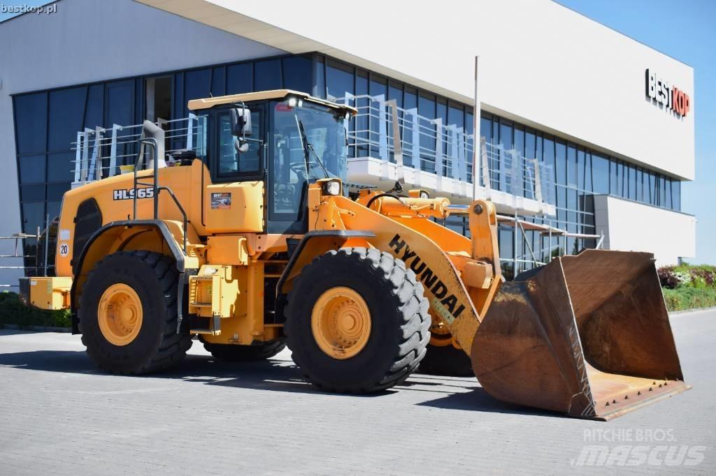 Hyundai HL 965 ホイールローダー・タイヤショベル