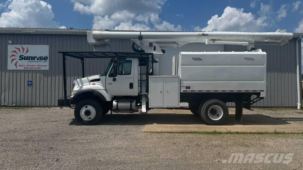 Altec LRV55 トラック高所作業車