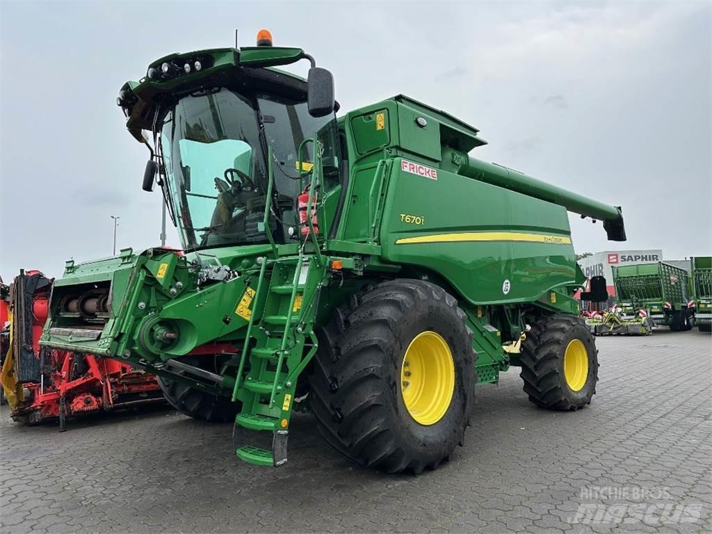John Deere T 670 i コンバイン