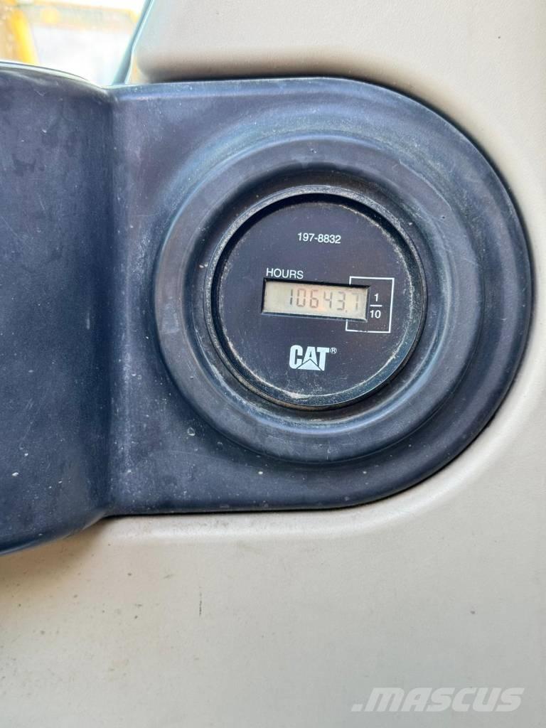 CAT M 315 C ホイール式油圧ショベル（パワーショベル・ユンボ・バックホー）