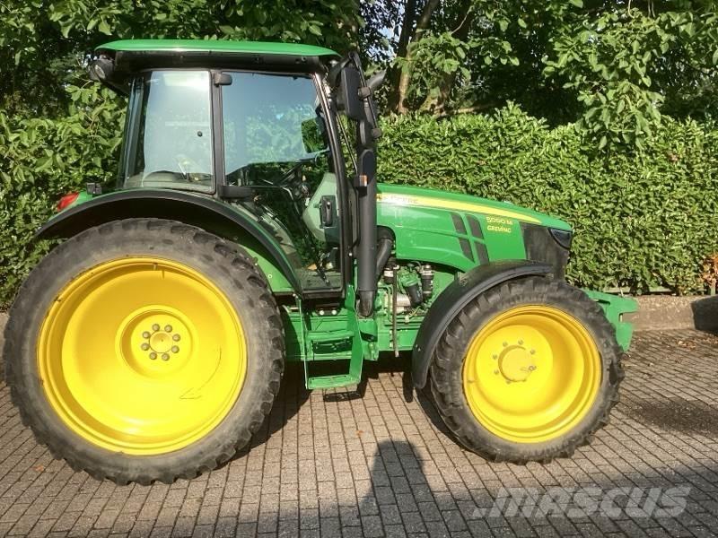 John Deere 5090M トラクター