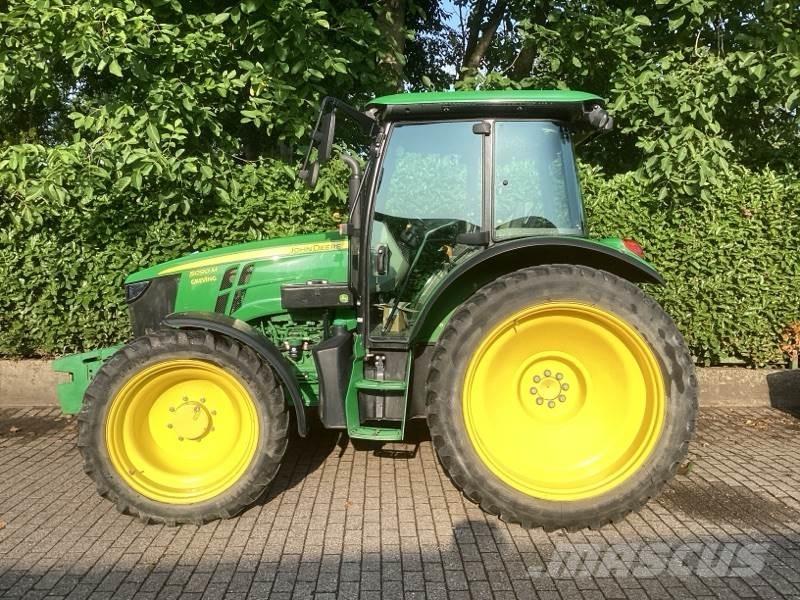John Deere 5090M トラクター