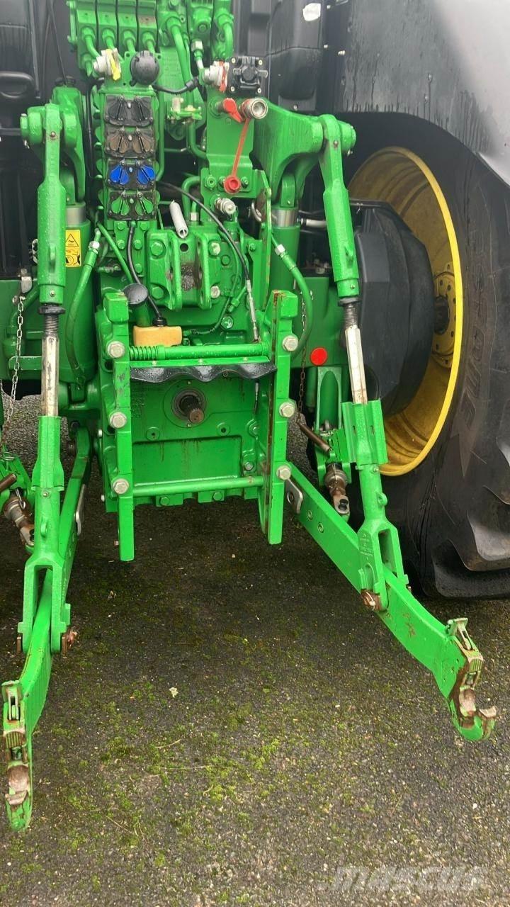John Deere 6230R トラクター