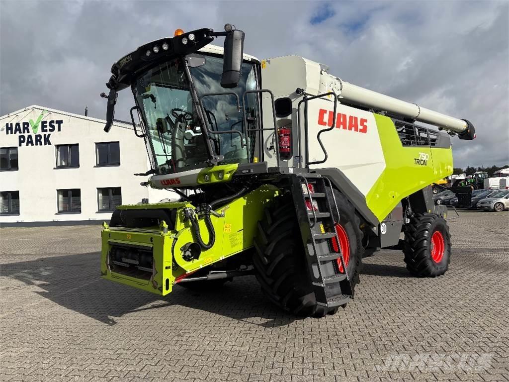 CLAAS TRION 750 コンバイン