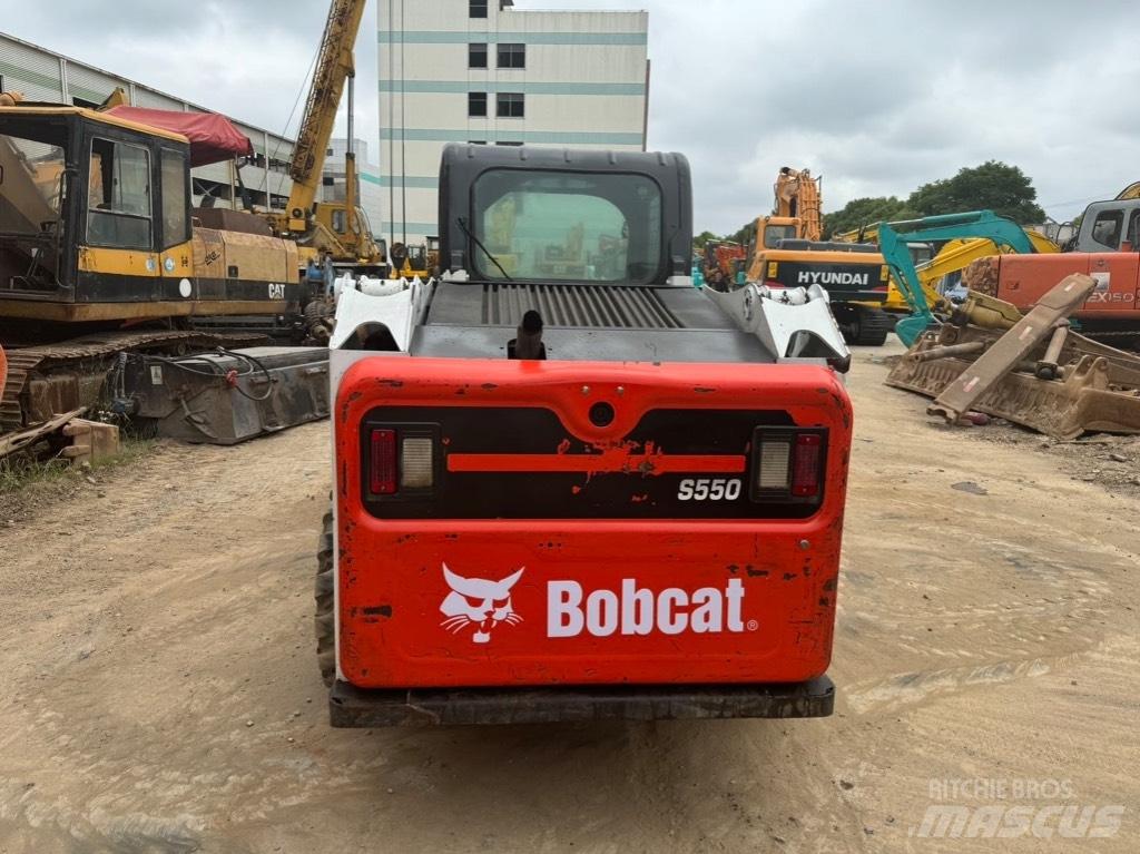Bobcat S 550 スキッドステアローダー