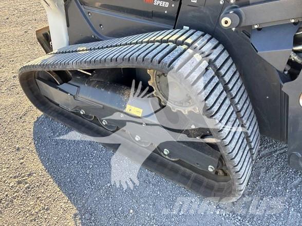 Bobcat T76 スキッドステアローダー