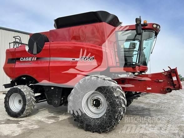 Case IH 7010 コンバイン