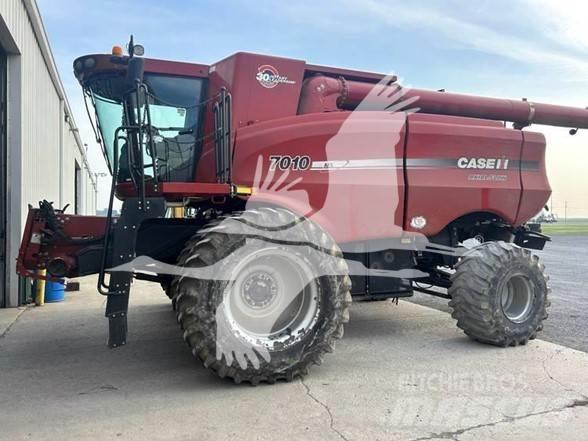 Case IH 7010 コンバイン