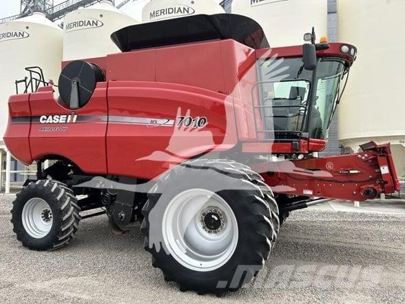 Case IH 7010 コンバイン