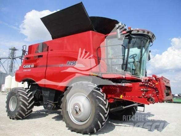 Case IH 8250 コンバイン