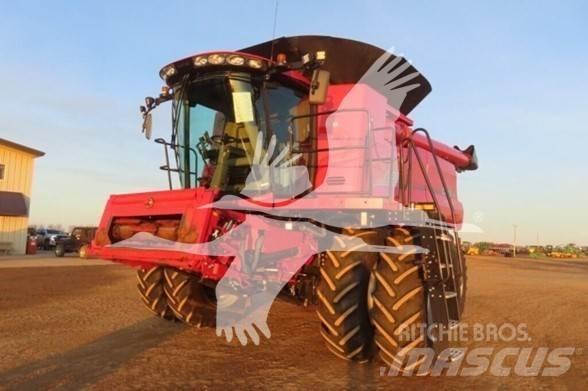 Case IH 8250 コンバイン