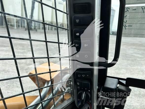 CASE TV370B スキッドステアローダー