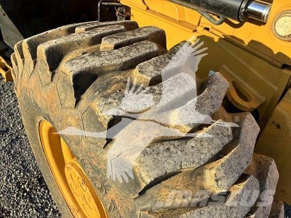 CAT 415F2 バックホーローダー