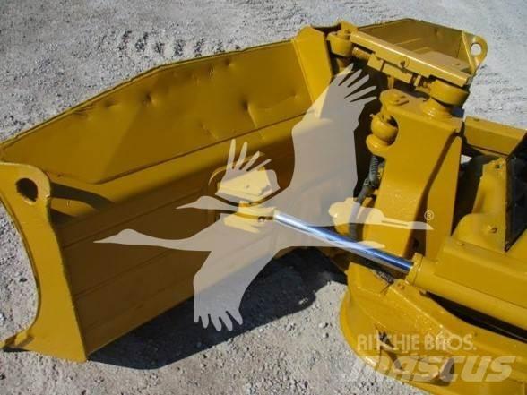 CAT D3G XL ブルドーザー