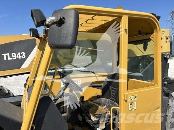 CAT TL943 テレスコーピックハンドラー
