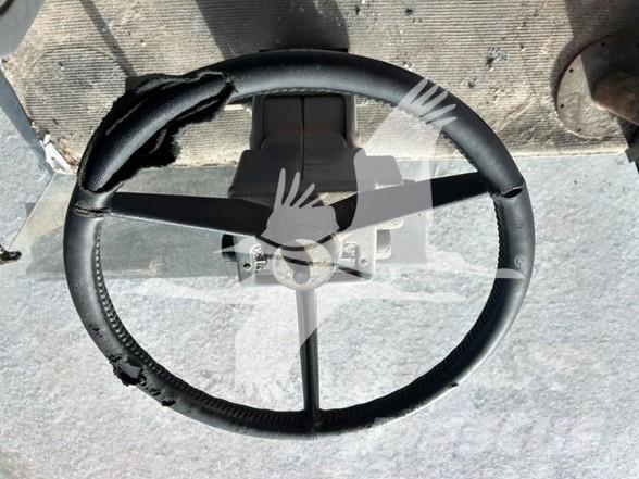 Gleaner R72 コンバイン