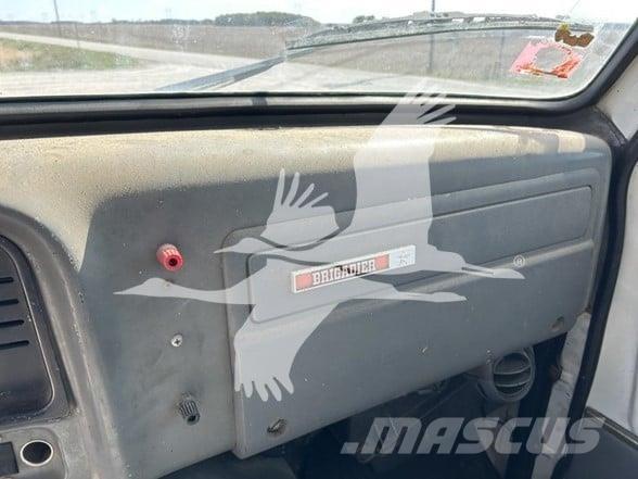 GMC BRIGADIER 中古トラクターヘッド | トレーラーヘッド