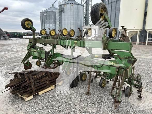 John Deere 845 一行の作物栽培