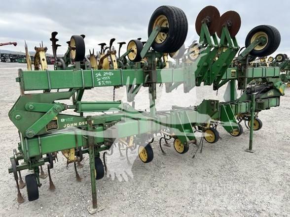 John Deere 845 一行の作物栽培