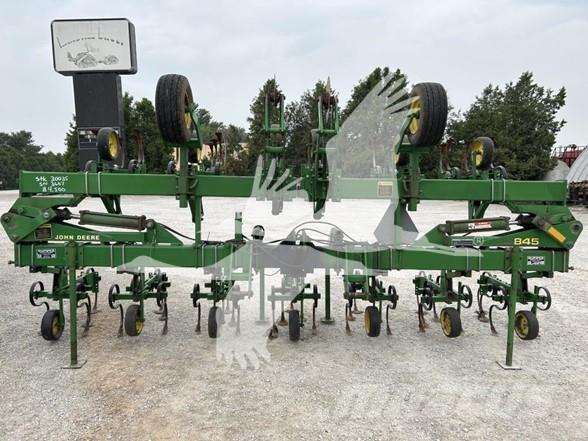 John Deere 845 一行の作物栽培