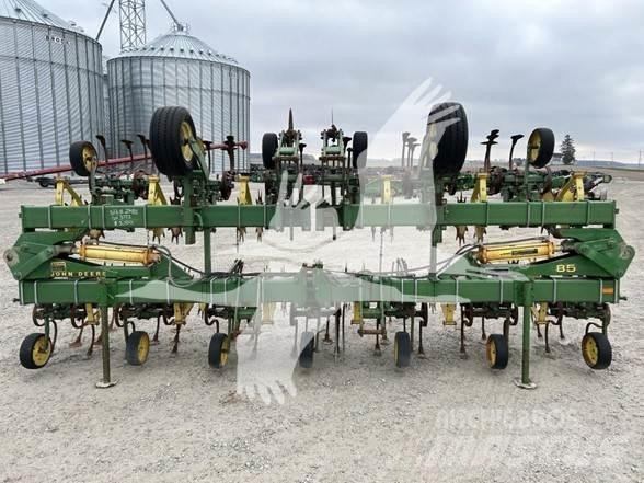 John Deere 85 一行の作物栽培