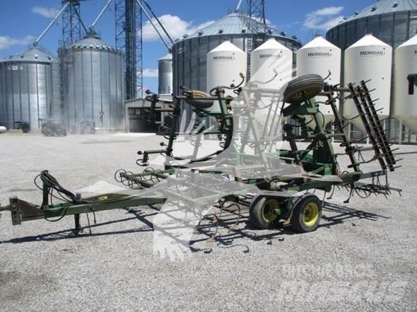 John Deere 960 カルチベーター