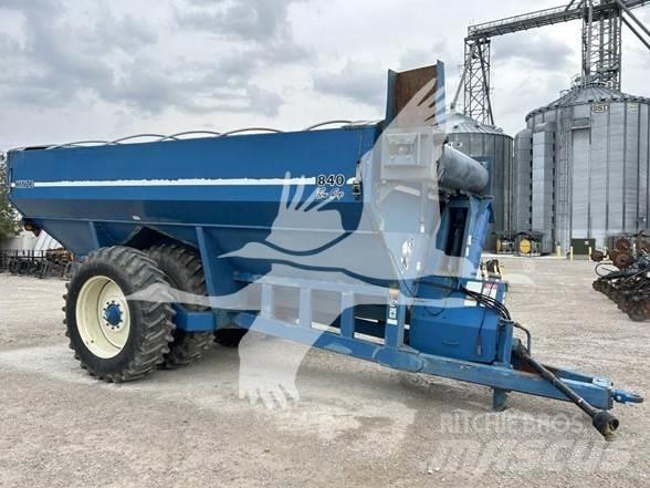 Kinze 840 グレイン・カート