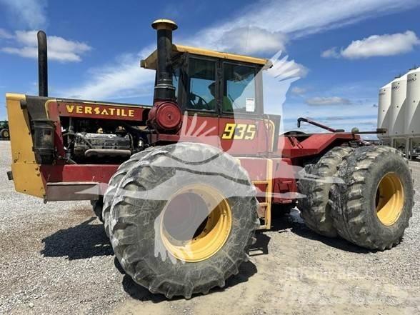 Versatile 935 トラクター