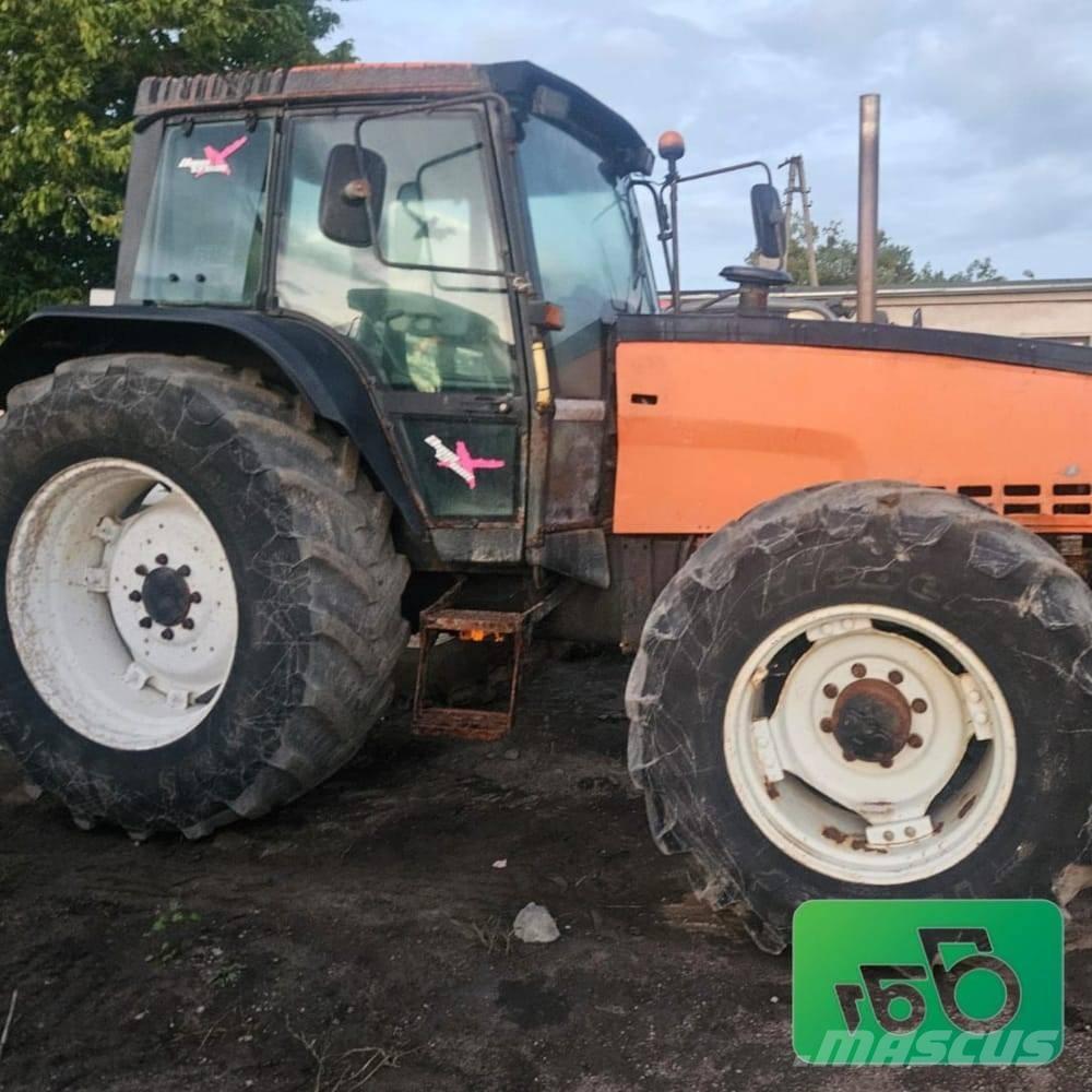 Valmet 8350. Parts トラクター