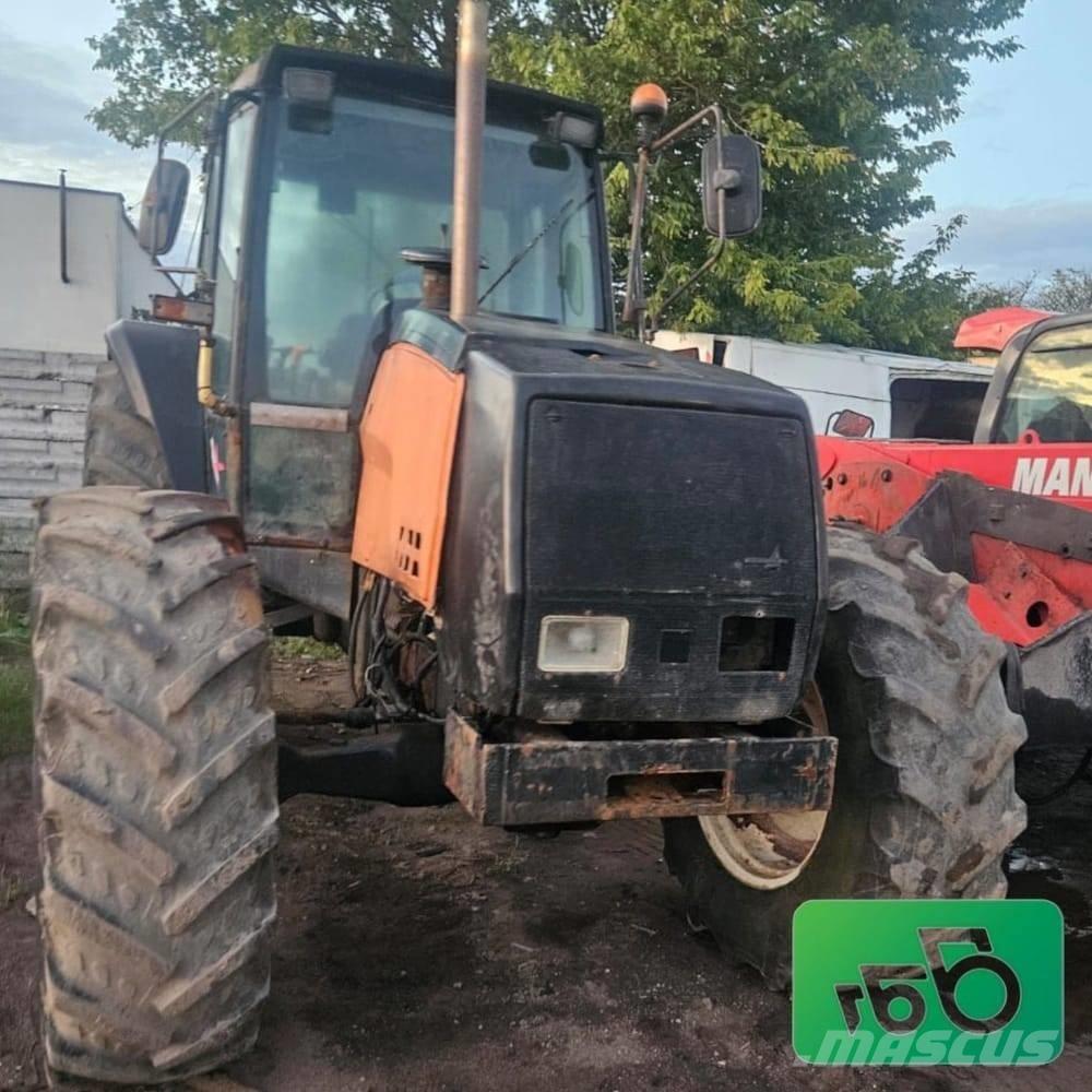 Valmet 8350. Parts トラクター