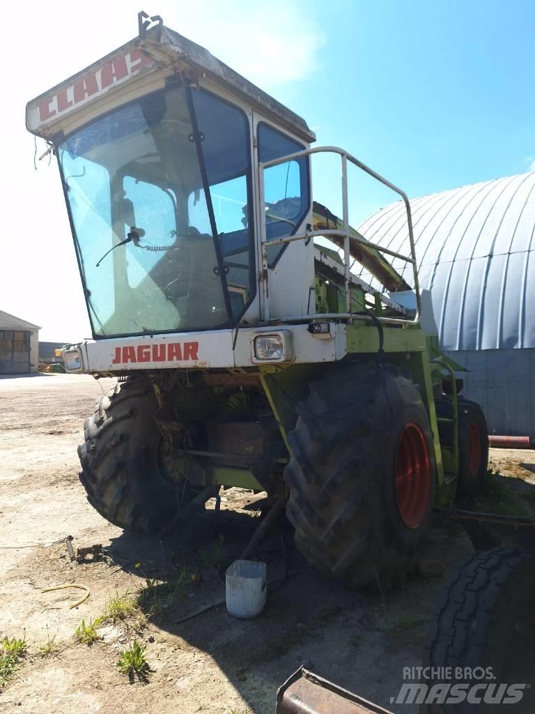 CLAAS Jaguar 690 SL 自走式フォレージハーベスター