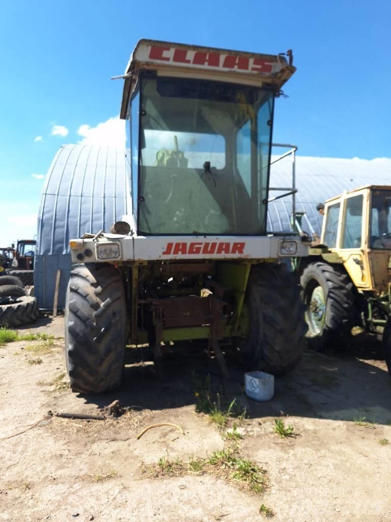 CLAAS Jaguar 690 SL 自走式フォレージハーベスター