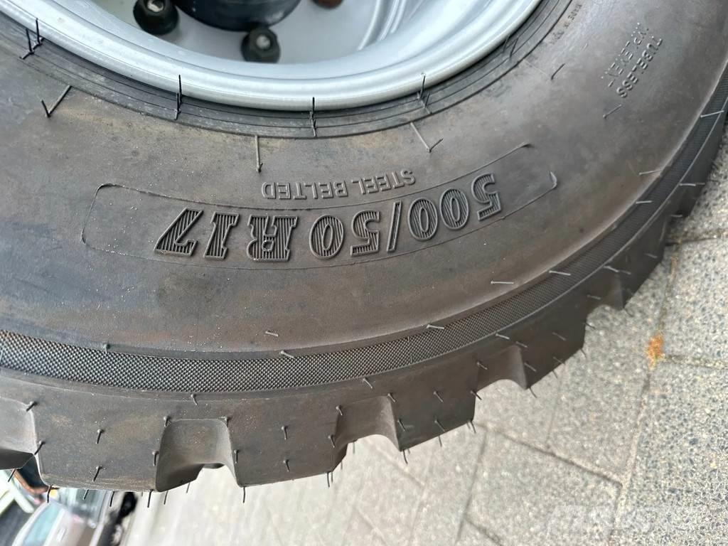 Hyundai 55W-9A ホイール式油圧ショベル（パワーショベル・ユンボ・バックホー）