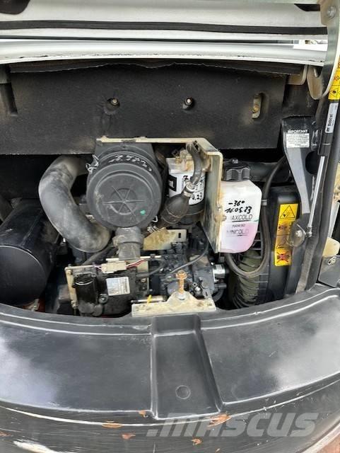 Bobcat E34 ミニ油圧ショベル 7t以下（ミニユンボ・ミニディガー）