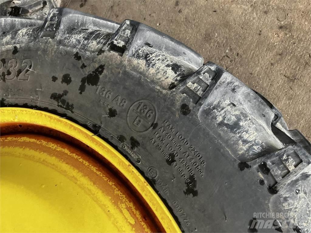 BKT 270/95R32 タイヤ、ホイル、リム