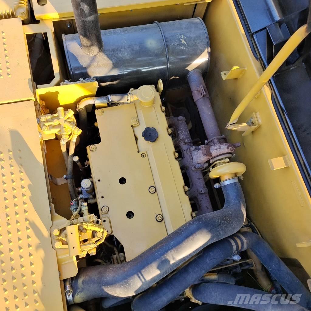 CAT 320 D2 大型油圧ショベル12t以上（パワーショベル・ユンボ）