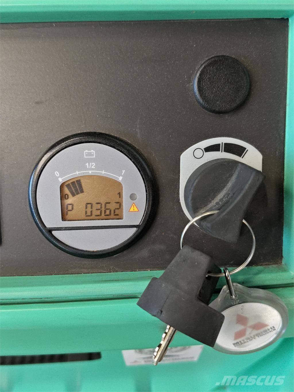 Mitsubishi PBV20N3 プラットホームトラック