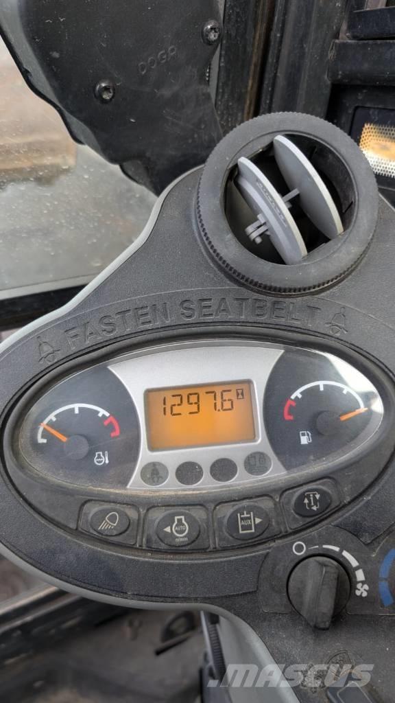 Bobcat E 26 ミニ油圧ショベル 7t以下（ミニユンボ・ミニディガー）