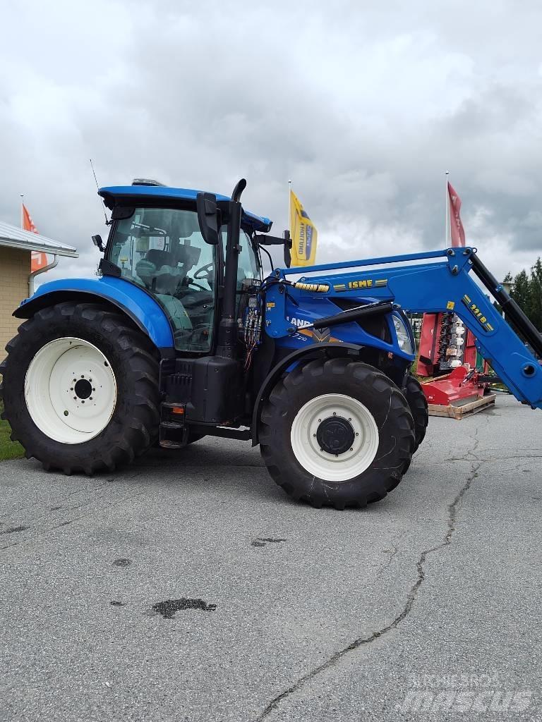 New Holland T7.210AC トラクター