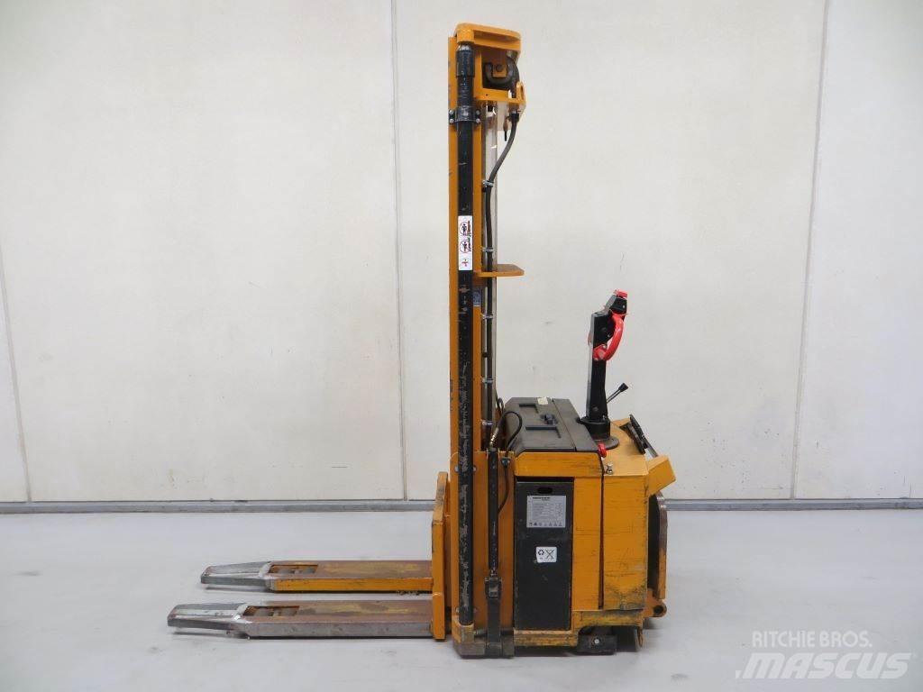 BV S14I FFTL 自走式スタッカー
