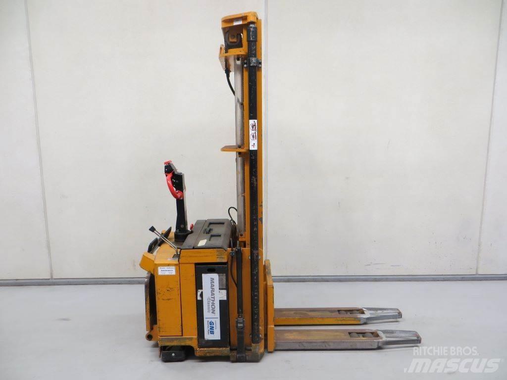 BV S14I FFTL 自走式スタッカー