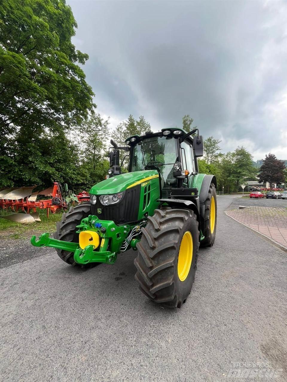 John Deere 6120M トラクター